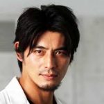 坂口憲二の病気(特発性大腿骨頭壊死症)の原因・治療方法、死に至る病?どんな病気?家族が心配